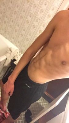 homosxl:  ・゜☆・・゜・゜☆.。.:.。nIKE SHORTS SELFIe