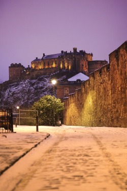 kylebonallo:Edinburgh Castle, by Kyle Bonallo (Instagram)