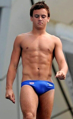 celebritymeat:  Tom Daley.