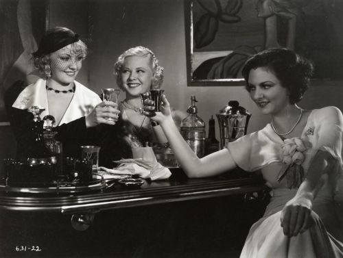 June Knight, Mary Carlisle, and Dorothy Burgesshttps://painted-face.com/