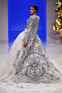 runwayandcouture:  Guo Pei Haute Couture Spring 2016 