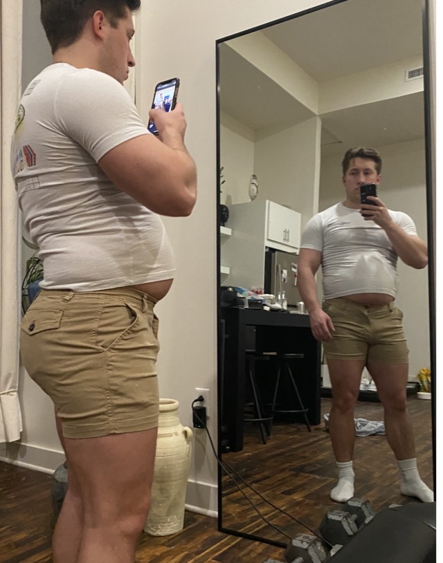thic-as-thieves:Love trying on my clothes from last year! Guess