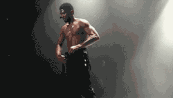 lamarworld:  More of singer Usher’s bulge & ass.