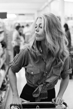 gatabella:Jane Fonda grocery shopping at Mayfair, 1960s