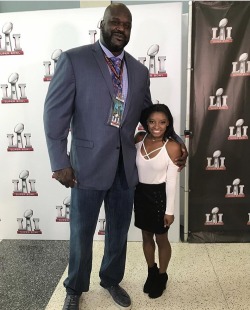 kylostantrums: traitor: Shaq (7'1) and Simone Biles (4'9)  AND