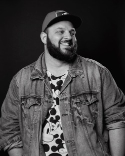 whatsupdanny:Photo by @joelfloraphoto  (at Hollywood Improv Comedy