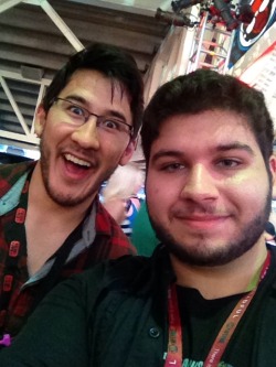 neosly:  I MET MARKIPLIER!!!! AND HE PAID FOR MY NACHOS!!!