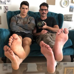 gayfeetjack2:Two sets of bare male soles https://t.co/EsvjxleGtAGay