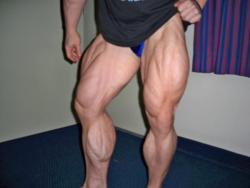 muslguys:  Calves that make me HARD!  Erik Fankhouser