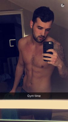 icantbelievehesnaked:  celebgosspb:    Ricky Rayment gets saucy