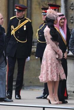 sexigapolitiker:  Saudi princess Ameerah wearing stiletto heels