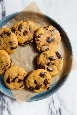 foodffs:  PUMPKIN CHOCOLATE CHIP COOKIES Really nice recipes.