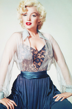 missmonroes:  Marilyn Monroe photographed by Nickolas Muray,