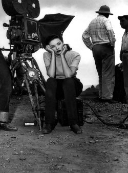 hennyproud:  Gene Tierney on the set of Leave Her to Heaven,