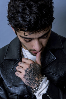 zayn:  http://zayn.at/ZBook_AP   fuck off oh my god