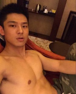 huutop:  [China] Handsome and Big dick 