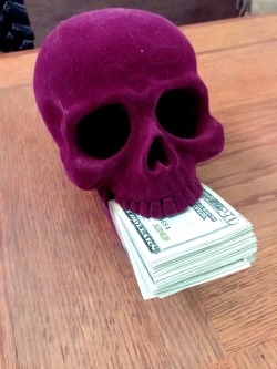 rydenarmani: a velvety skeleton friend here to bring you financial