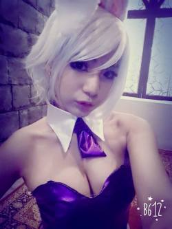 league-of-legends-sexy-girls:  Riven Cosplay