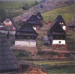 dahliafyodorovna:  Mountain village Umoljani, Bosnia. Photo by