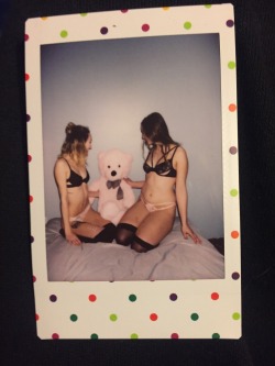 ialienslut:  took some super cute pics w a super cute girl todayyywant