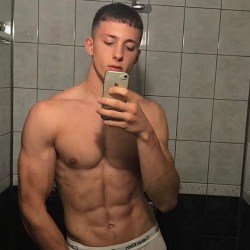 sexyfantasybro:  