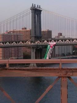 fuckyeahmarxismleninism:  Giant Palestinian Flag Unfurled From