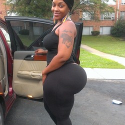 afrodisiacmag:  Phat ass Ms. Rethickulous 