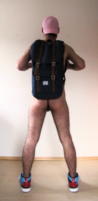 bathedinthestyx: got a new backpack 🎒