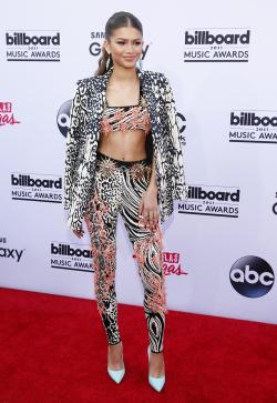 celebritiesofcolor:  Zendaya attends the 2015 Billboard Music