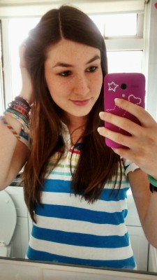 lesbian-in-brighton:  Reppin’ the rainbow polo shirt and rainbow