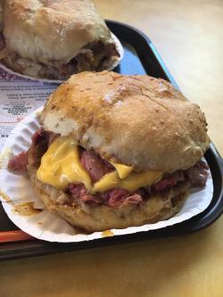 wepostfoodcom:  Roast beef sandwich. Roll n’ Roaster, Brooklyn,