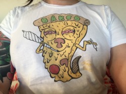 bluediamond-xo:  My baked pizza shirt 😊 