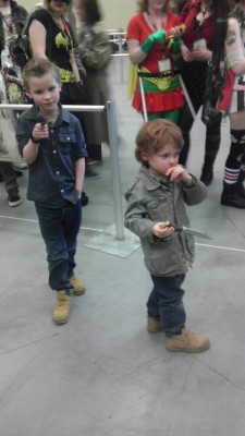 c-assbutt-tiel:  so these little kids were waiting in the line