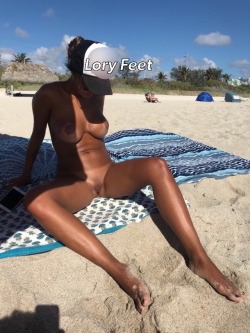 loryfeetl:  counting the days for the vacations, this time Miami