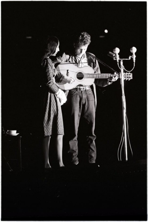 bobdylan-n-jonimitchell:  Joan Baez & Bob Dylan—Forest