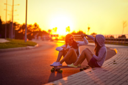 lifefight:  Sunset and girls 