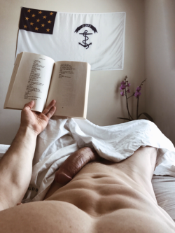 gentlydownthestream: Reading is sexy