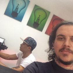 Con el pana @giftentattoo matando el tiempo y yo todo despeinado!