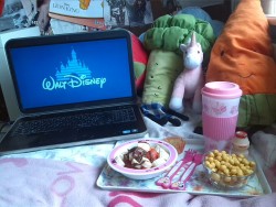 superlittlesaurus:  Having breakfast and gonna watch the parent