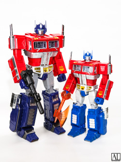 Side by side comparison of MPP10 and MP10 Optimus Prime