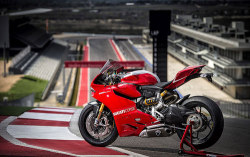 todomotor:  Ducati superbike 1199 panigale r | WallpaperDownload.info