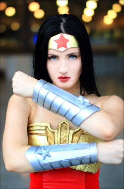 DC Comics - Wonder Woman (Oniksiya Sofinikum) 1HELP US GROW Like,Comment