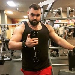 moxieracer:  Am I a proper muscle cub yet? Gym gym gym 