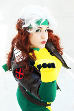 allthatscosplay:  X-Men’s Rogue by cosplayer II2DII More cosplay