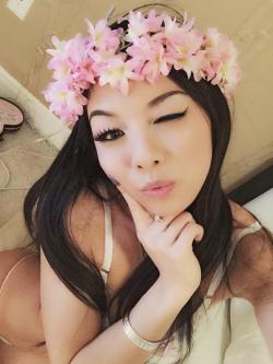 Hot Asian girl amazing cam girl body - TWITTER - @lexivixi 