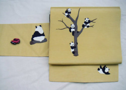 tanuki-kimono: My favourite part of this obi is the taresaki