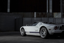 automotivated:  Ford GT (by innovphoto)