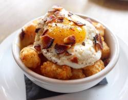 foodpornit:  Breakfast Tots with #bacon #FoodPorn The want is