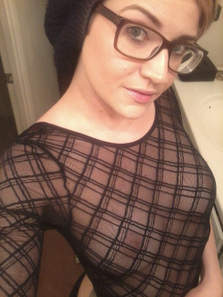 AndeeDollface wearing a seethrough top in this hot self-shot