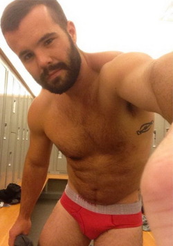 hunks4you:  http://hunks4you.tumblr.com/ 